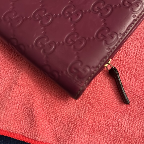 Gucci Purple Embossed Wallet with Gold-Tone Detail - Picture 9 of 10